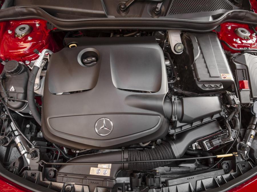 Mercedes-Benz CLA250 AMG Sports Package 2013 года  (US) (фото 15 из 22)